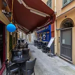 Charming 2 Bdr Old Town
